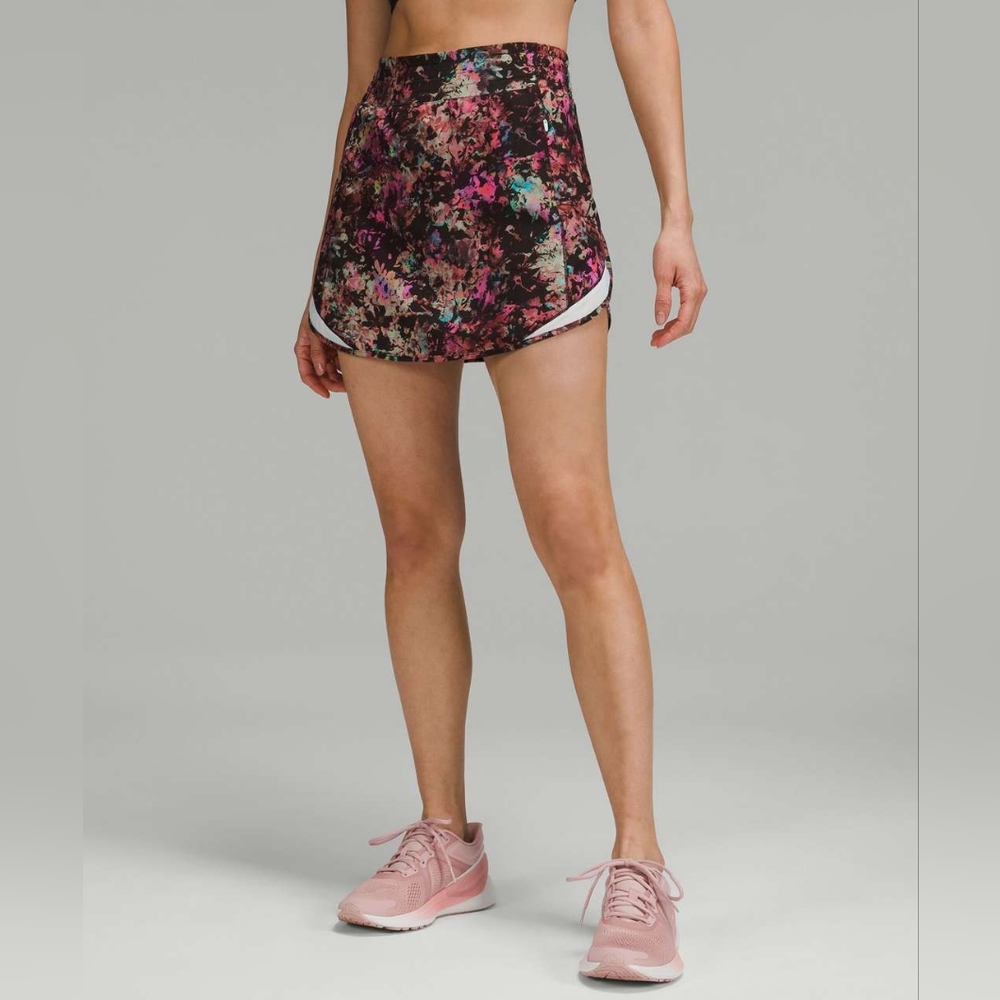 Lululemon Hotty Hot High-Rise Skirt in Stencil Blossom Red Multi / Sheer Blue